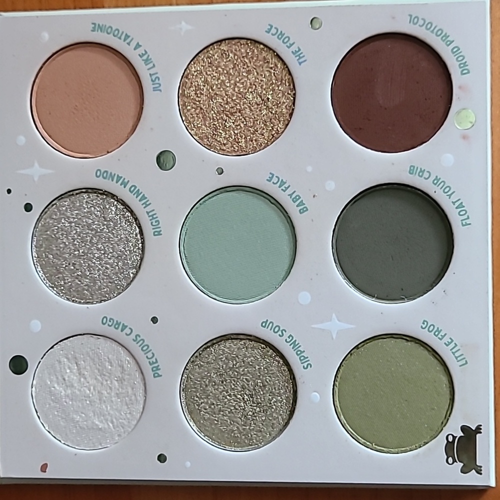 Star Wars x ColourPop The Child Eyeshadow Palette - Picture 4 of 5